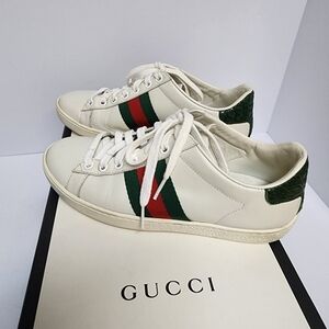 Gucci White Leather Low-Top Sneakers Green & Red Web Stripe Womens Sz 35
